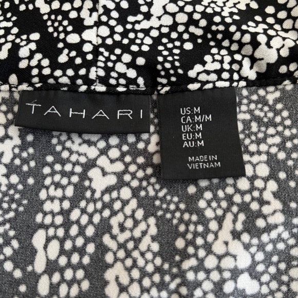 Tahari size M top - Picture 11 of 12